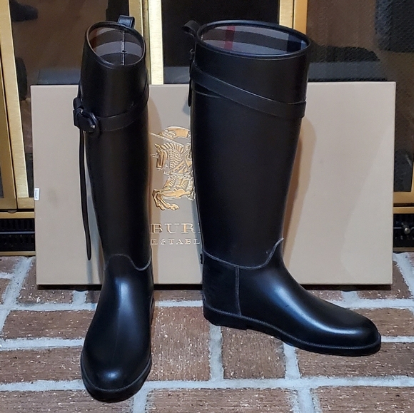 Burberry Equestrian Plaid Lining Rain Boots - 40 - Picture 3 of 6